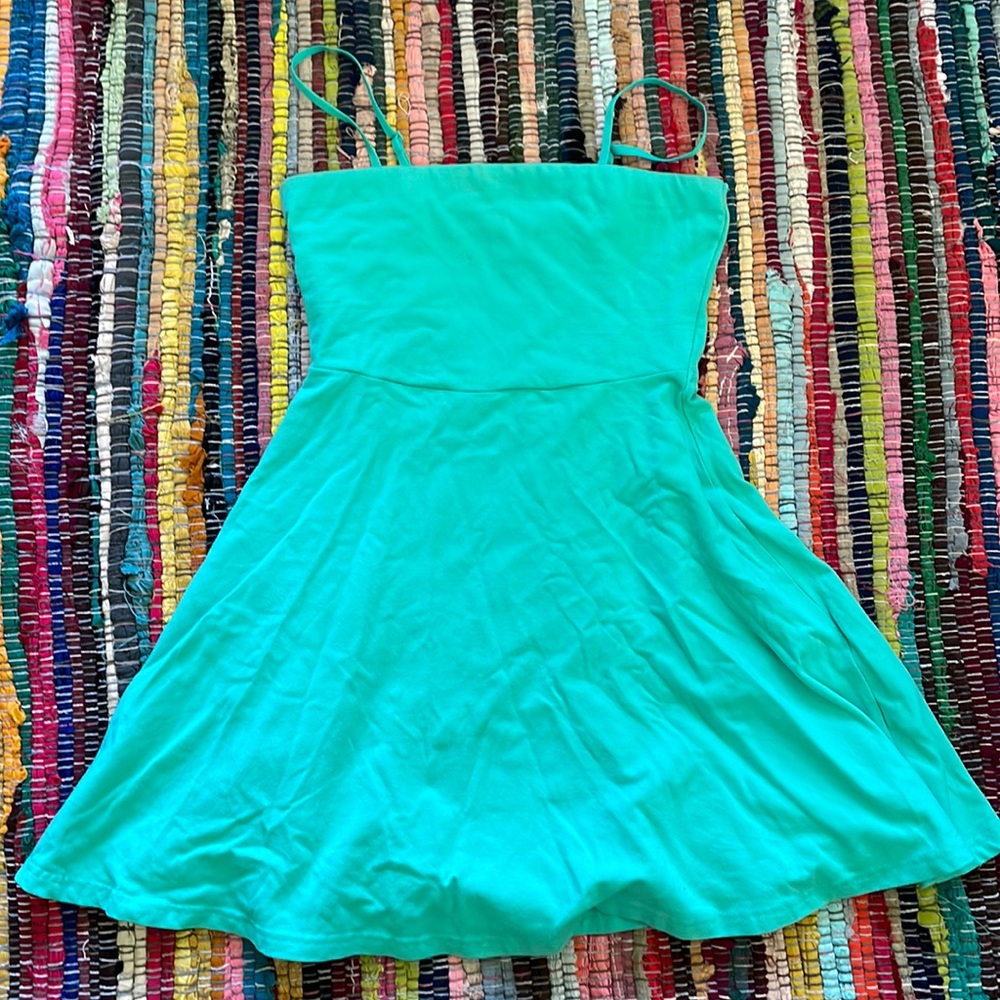 Express strapless dress. Has removable spaghetti straps. Very cute! Lined top.